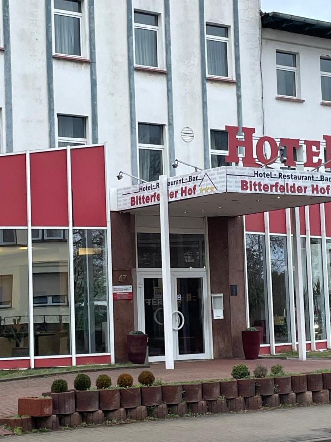 Hotel Bitterfelder Hof エクステリア 写真