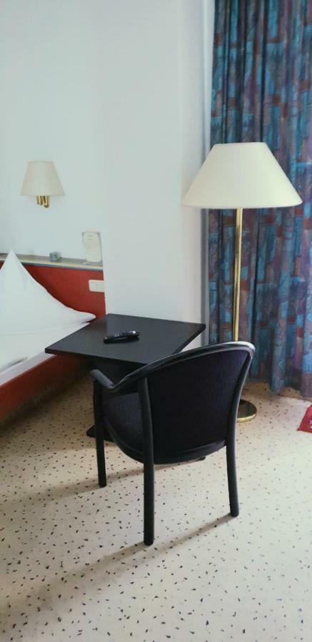 Hotel Bitterfelder Hof エクステリア 写真